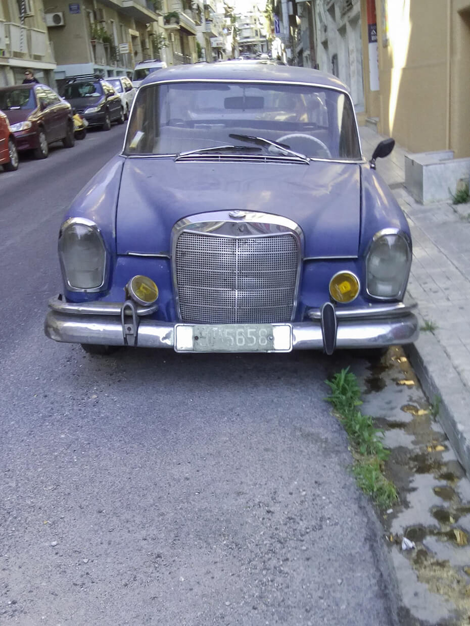 Παλιά γκραφίτια παλιά αμάξια