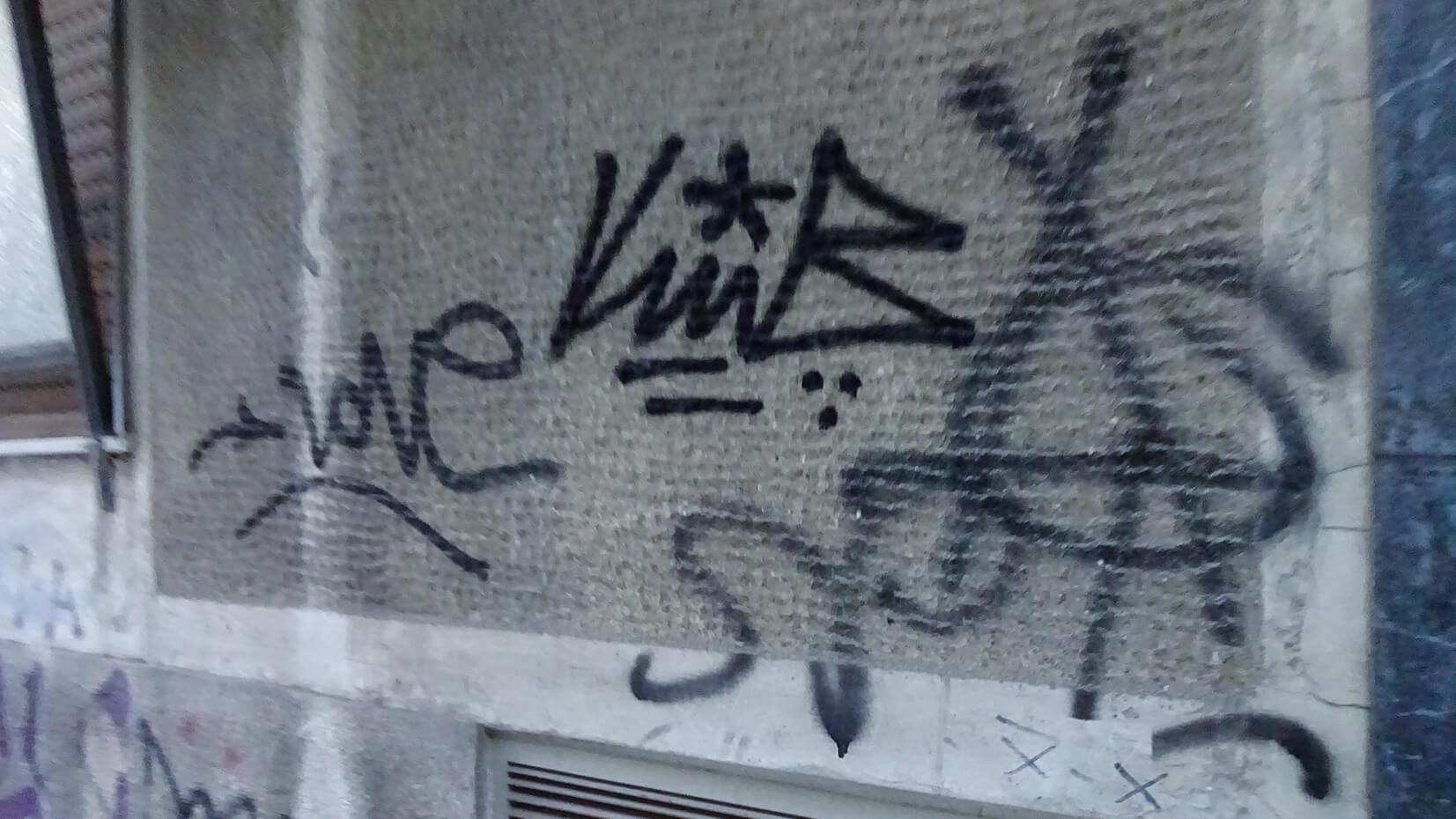 Ταγκιές στη Πύθωνος